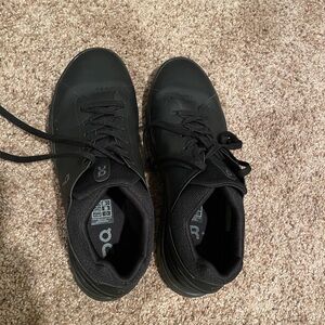 ON Cloud - The Roger Advantage shoe
